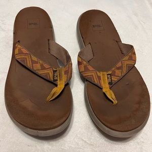 TEVA Women’s Aztec Sandals Flip Flops 10